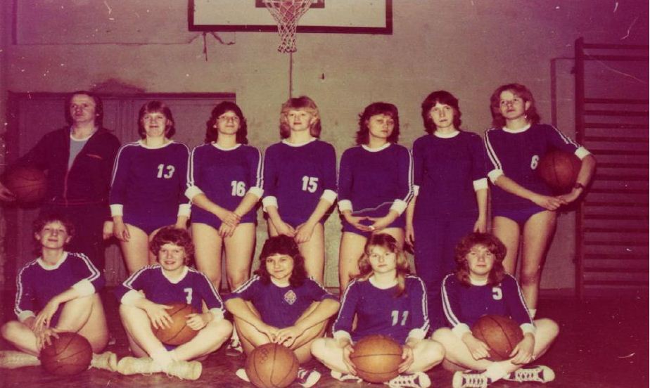Mädchenmannschaft BSG Aufbau Eisenhüttenstadt 1979_80
