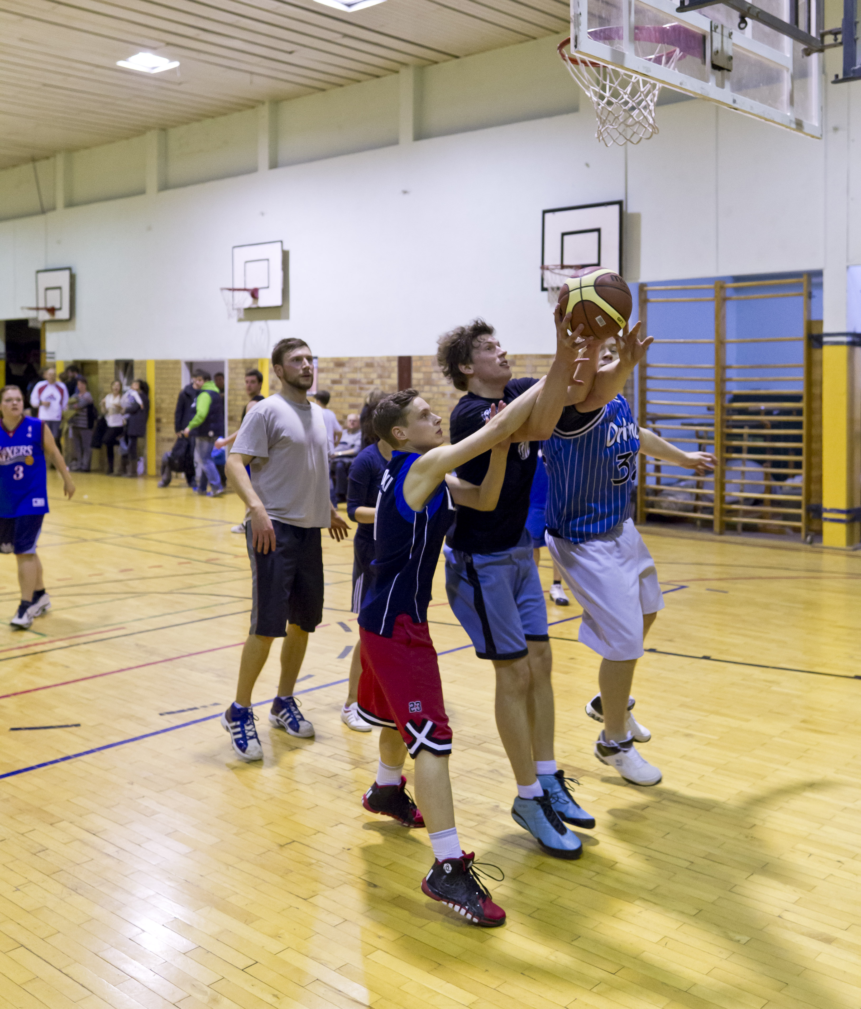 Weihnachtsturnier mit sieben Teams auf gutem spielerischem Niveau