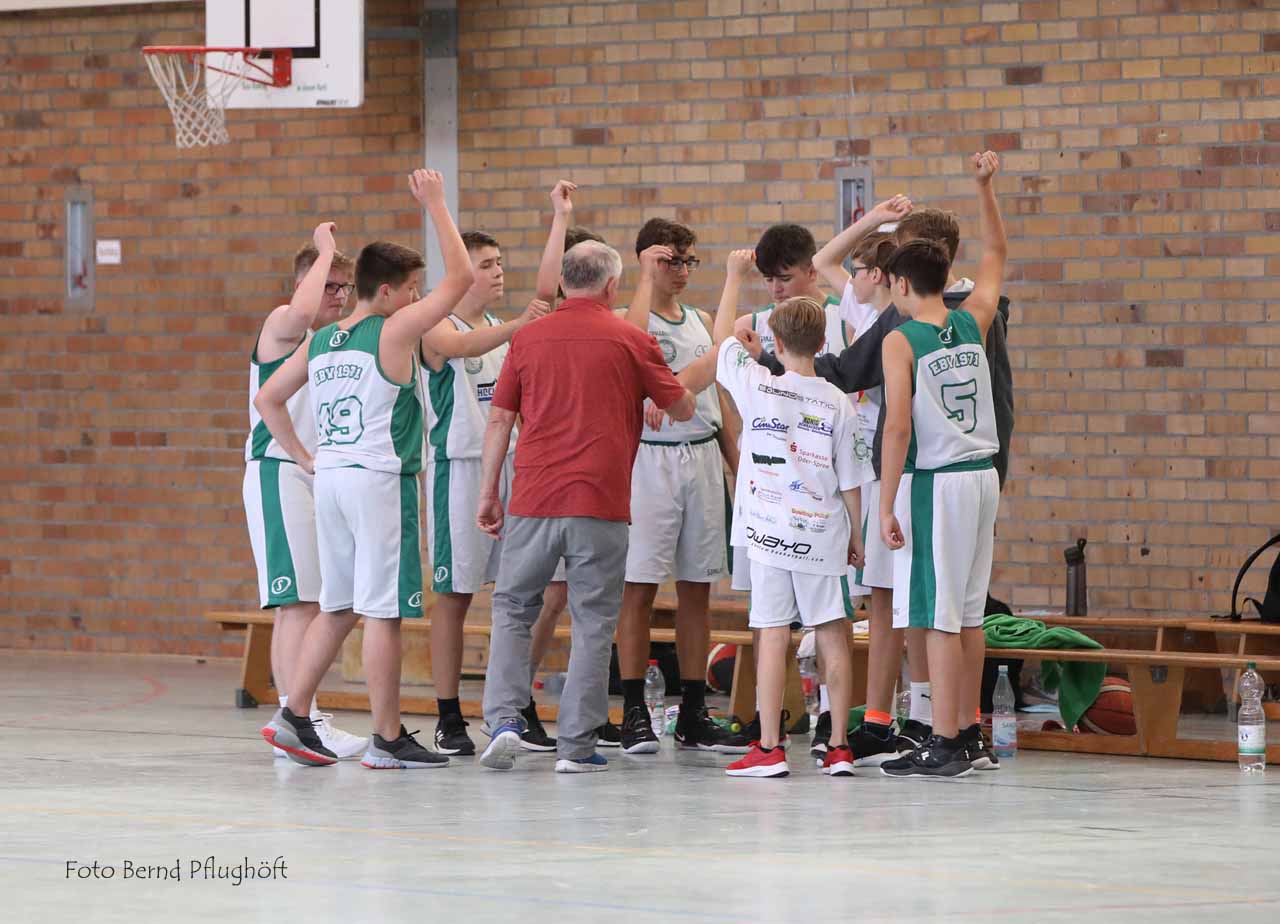 Hohe Heimspielsiege der OL U 16 gegen Königs Wusterhausen und USV Potsdam