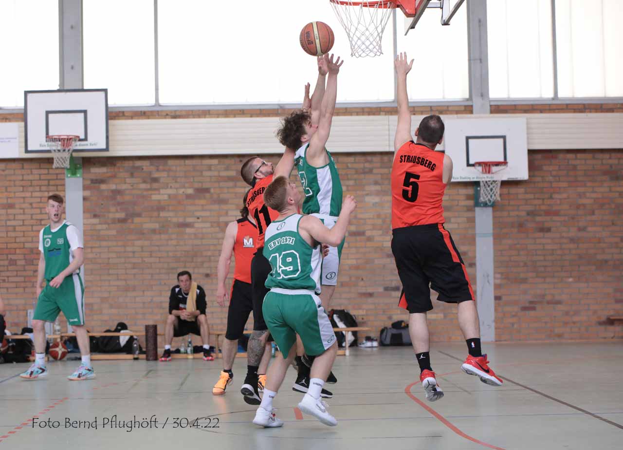 Bezirksliga Herren: Zwei überzeugende Heimsiege