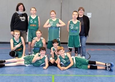 Bestenspiele U 12: Sehr hohe Niederlage gegen ‚verkappte‘ Landesauswahl der RedHakws und deutlicher Sieg gegen die Kings&Queens am 23.11.25